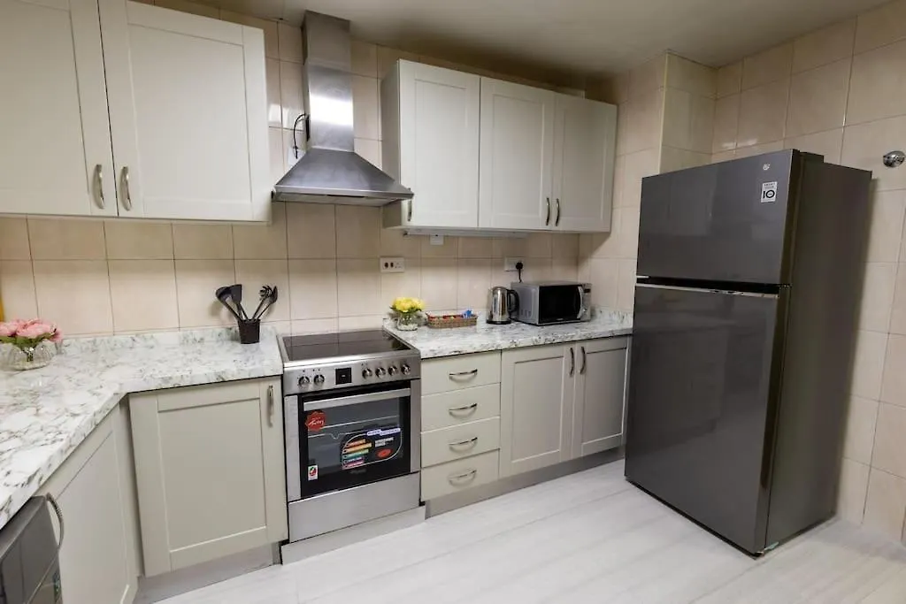 Supurb 2 Bed Apt Beach Front Abou Dabi 0*,  Émirats arabes unis
