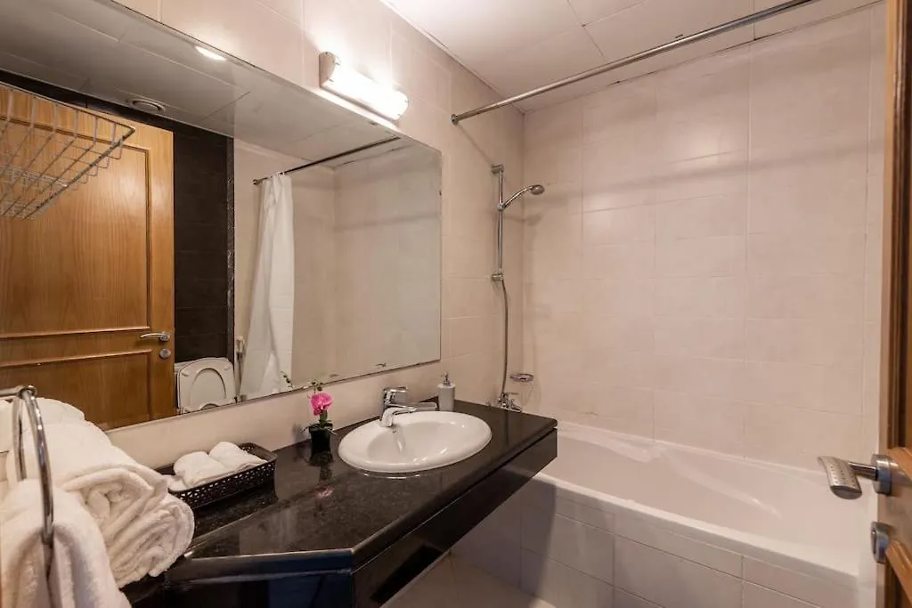 Supurb 2 Bed Apt Beach Front Abou Dabi
